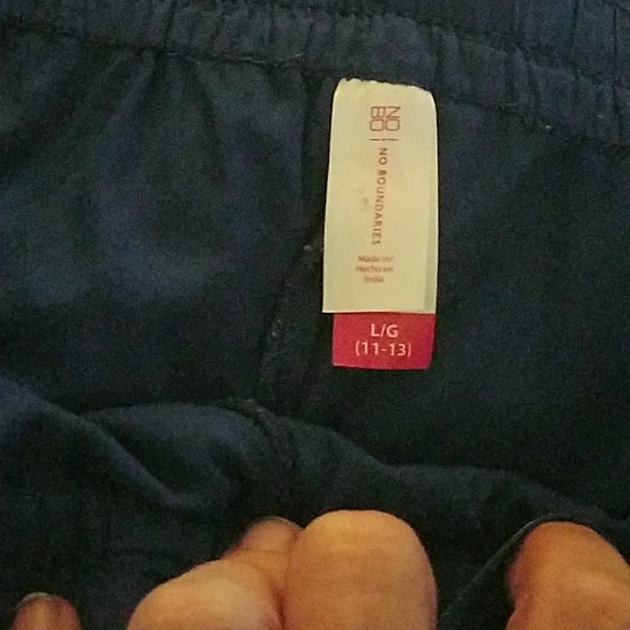 Shorts - Picture 3 of 3